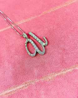 U alphabet pendant