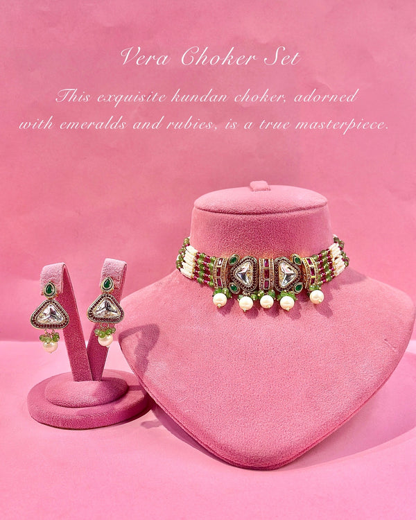 vera choker set