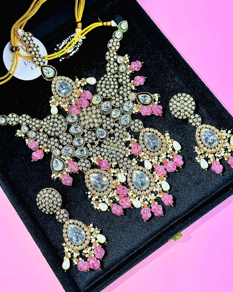 berera kundan  set