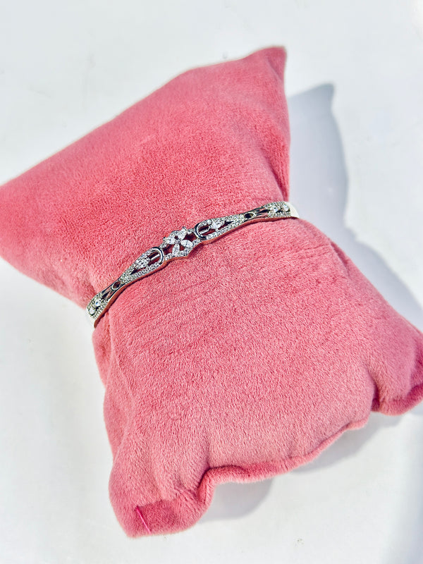 Skylar Handcuff