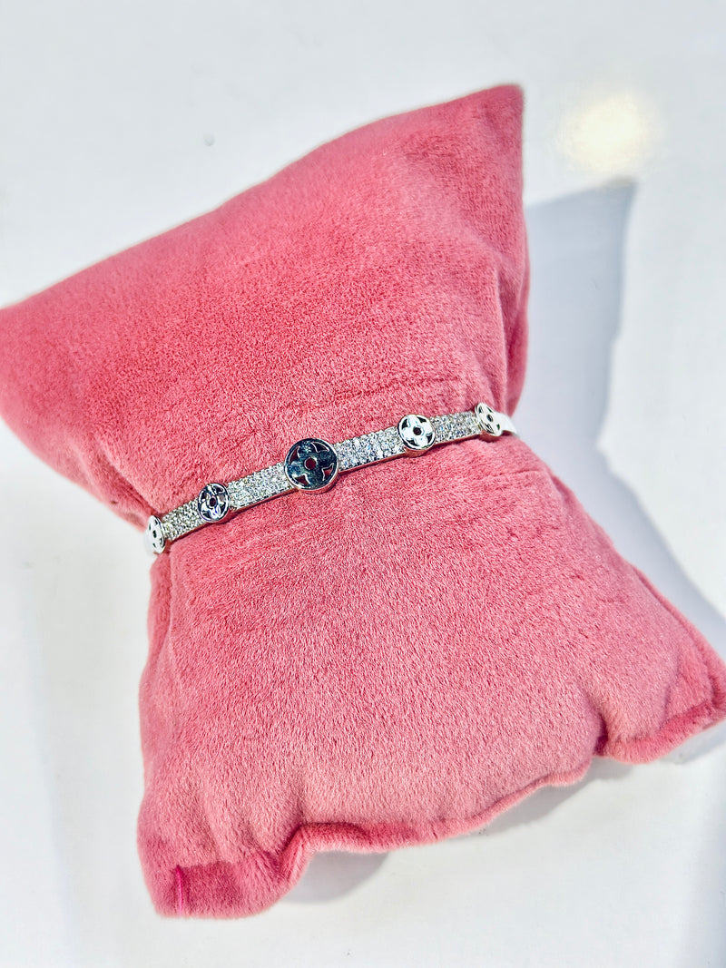 Mary Handcuff