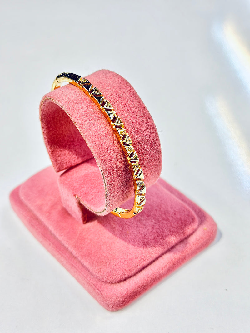 Juniper Handcuff