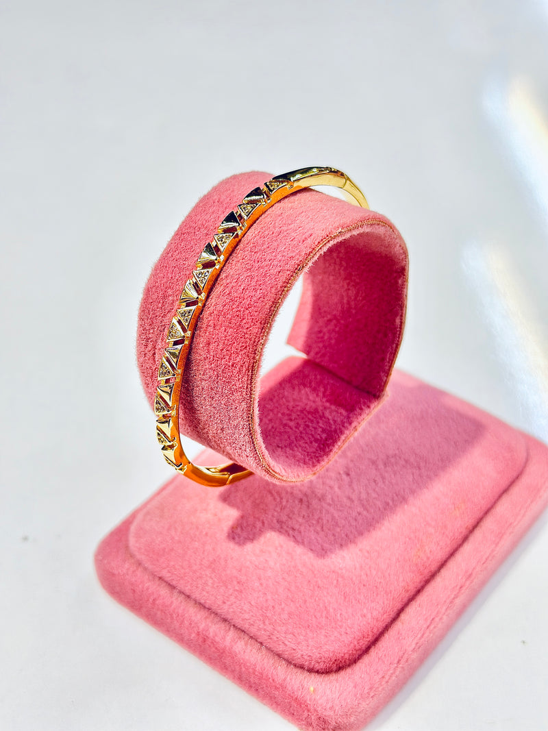 Juniper Handcuff