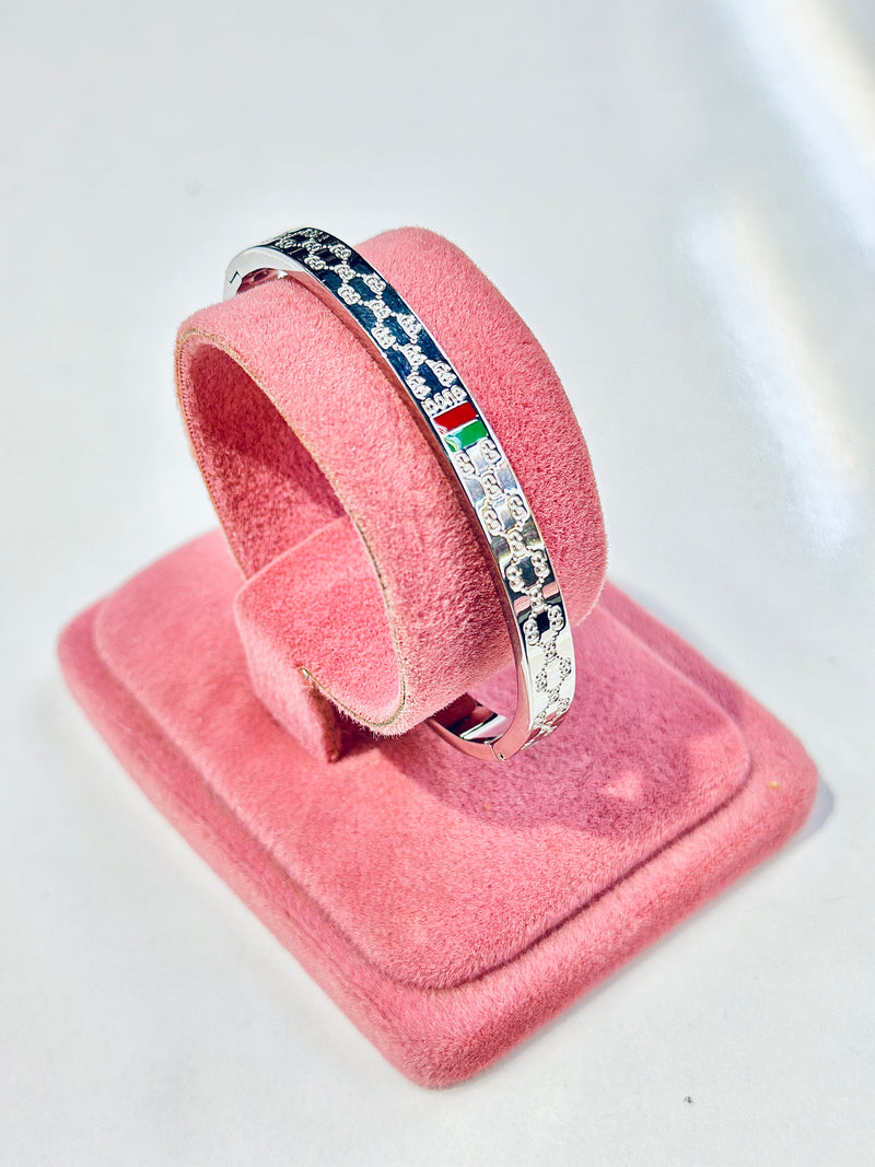 Raelynn Handcuff