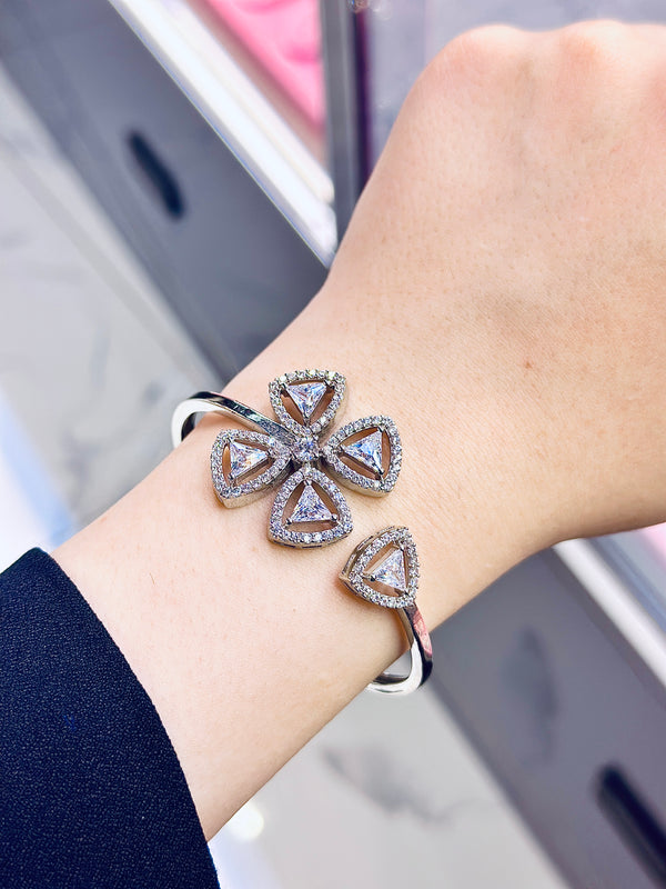 Valeria Designer Handcuff