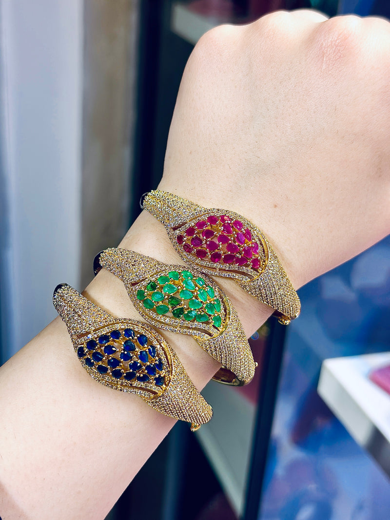 Freya Designer Handcuff
