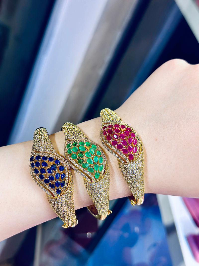 Freya Designer Handcuff