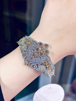 Amara Designer Handcuff
