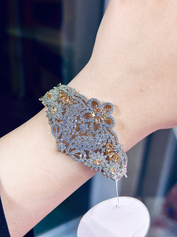Amara Designer Handcuff
