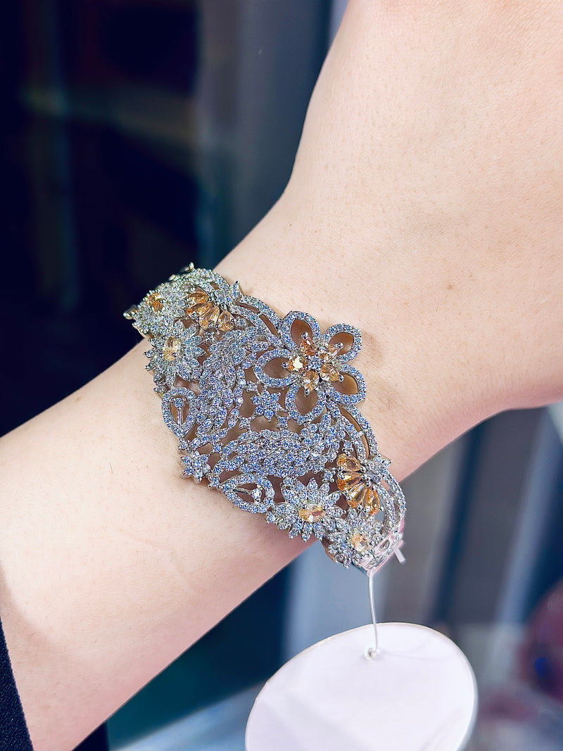 Amara Designer Handcuff