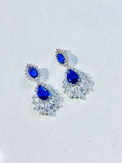 Chloe Earrings ( saphire )