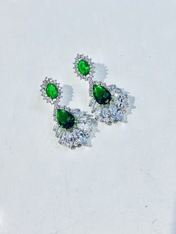 Chloe earrings ( Emerald )