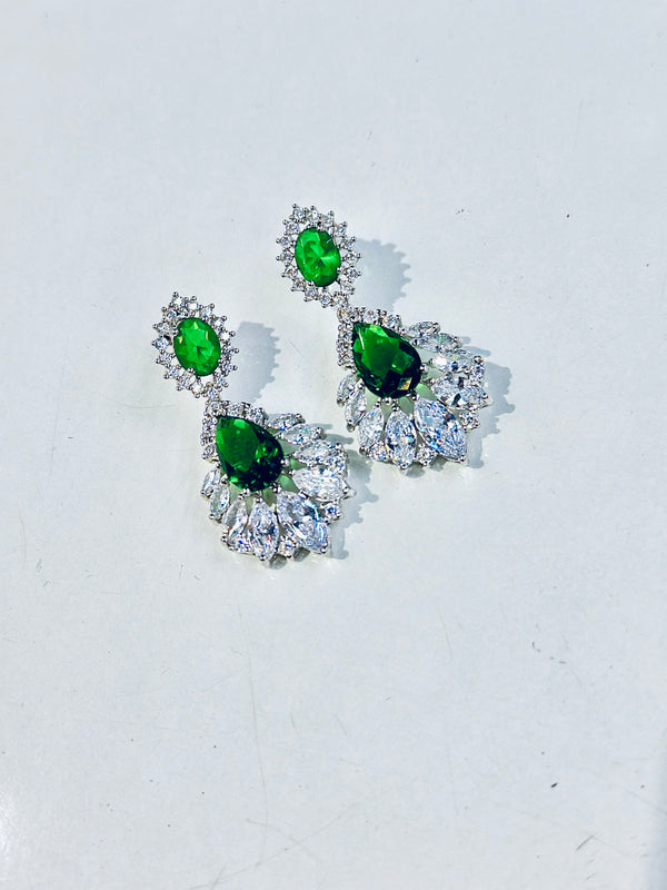 Chloe earrings ( Emerald )