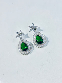 Riley Earrings ( Emerald )