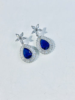 Riley Earrings ( Saphire )