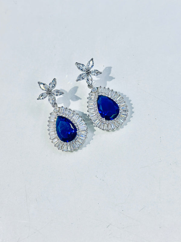Riley Earrings ( Saphire )