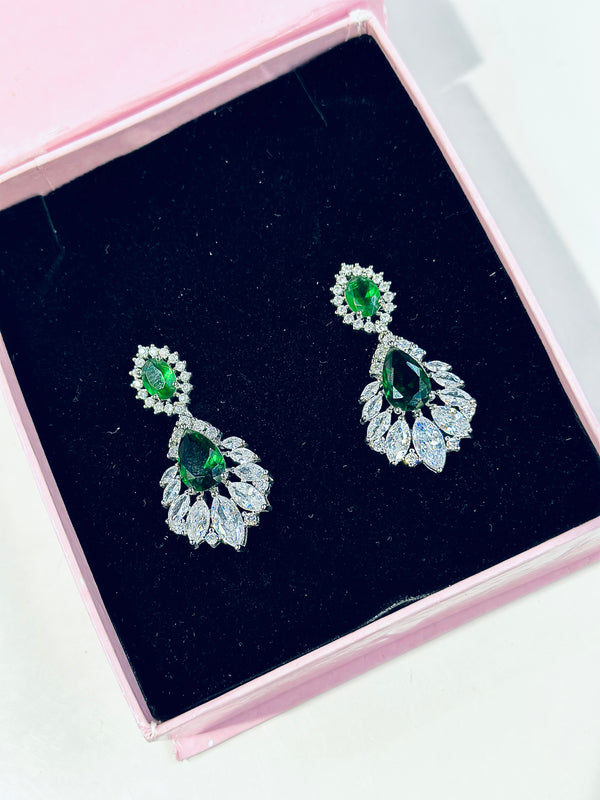 Chloe earrings ( Emerald )