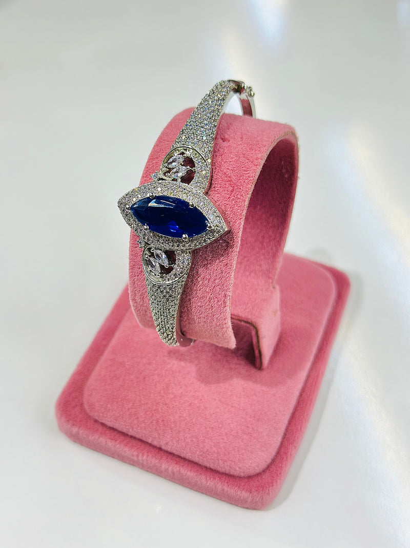 Sage Handcuff
