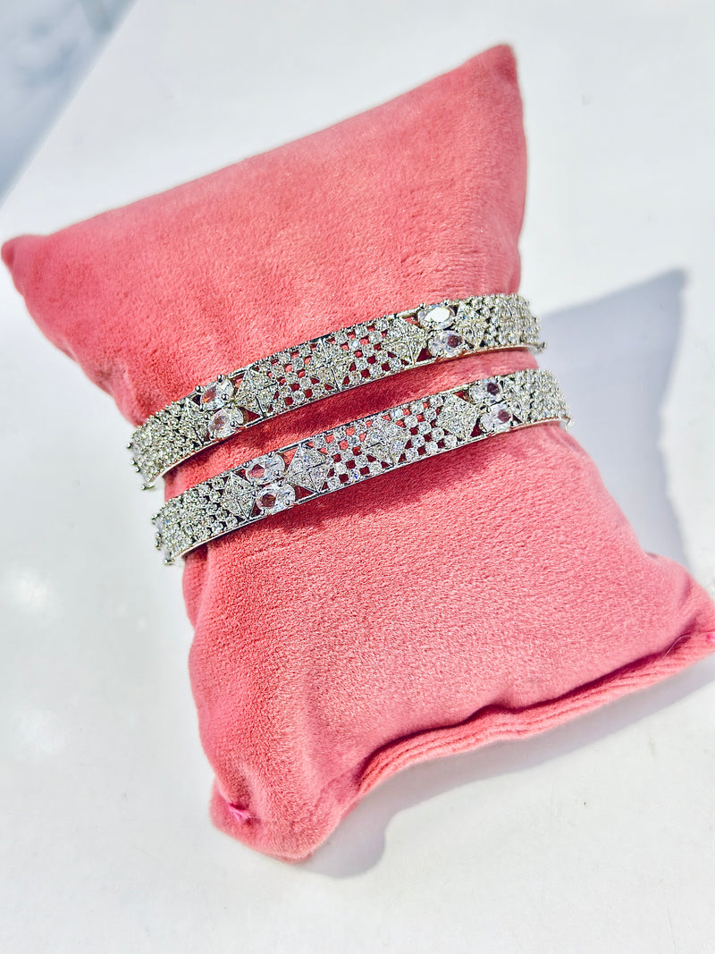 Kamila bangle ( Silver )
