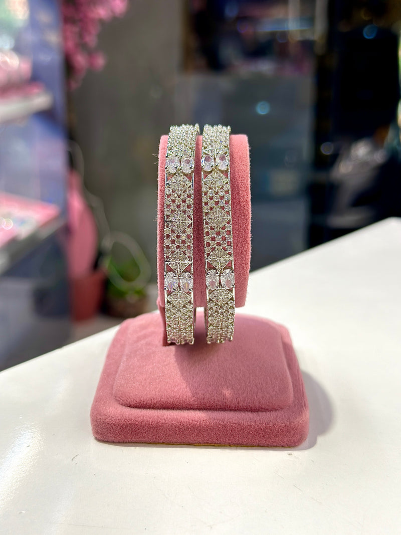 Kamila bangle ( Silver )