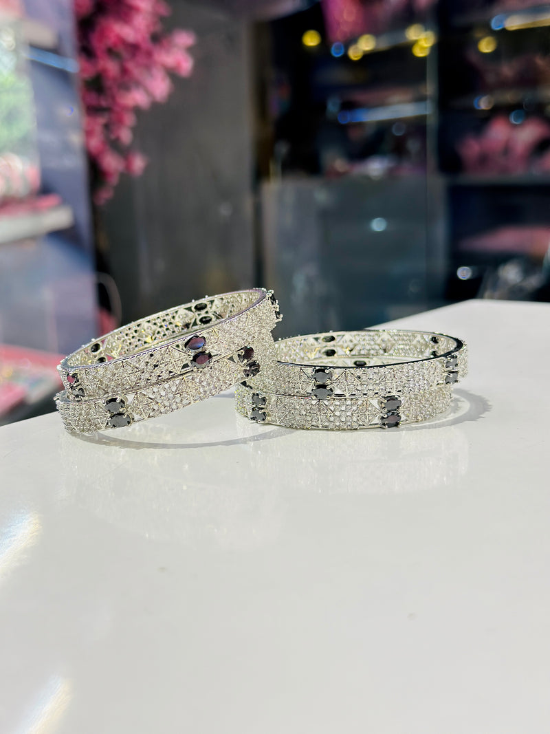 Kamila Bangle's ( Black )