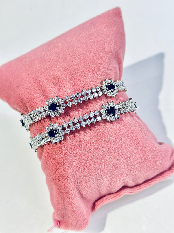 Dahlia Bangle's