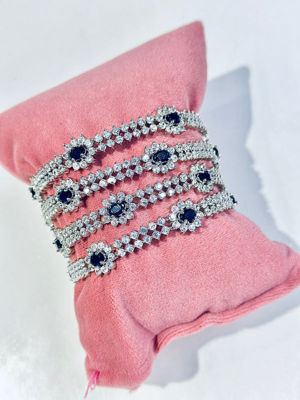 Dahlia Bangle's