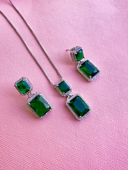 Anna ( Emerald )
