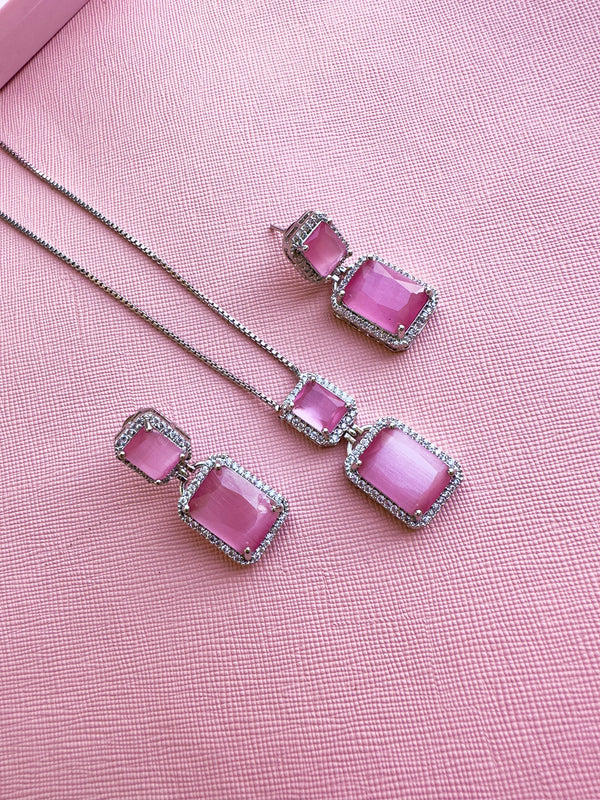 Anna (  Pink )