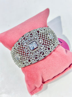 Tessa designer handcuff ( Silver )