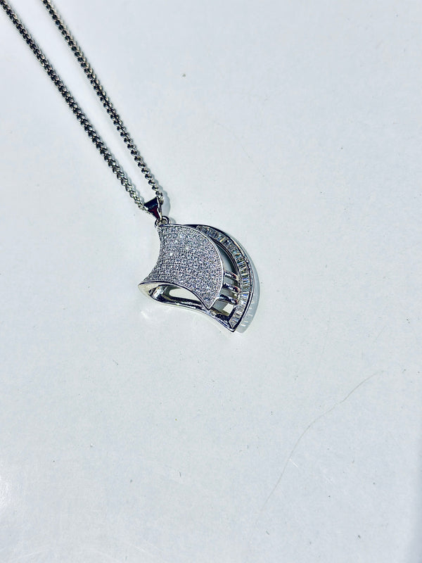 Dakota pendant