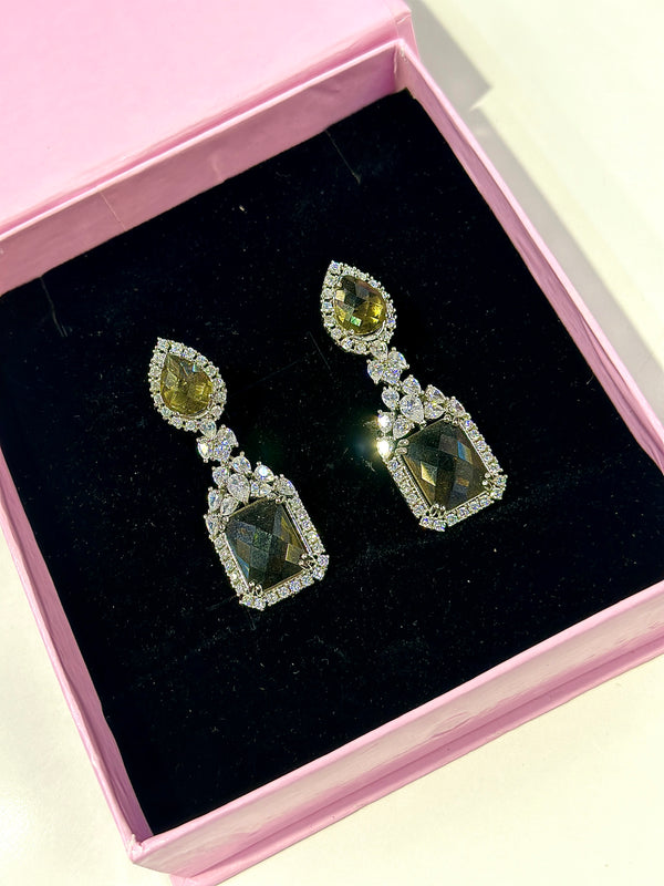 sarai earrings ( olive )