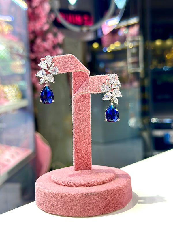 Giselle earrings ( sapphire )