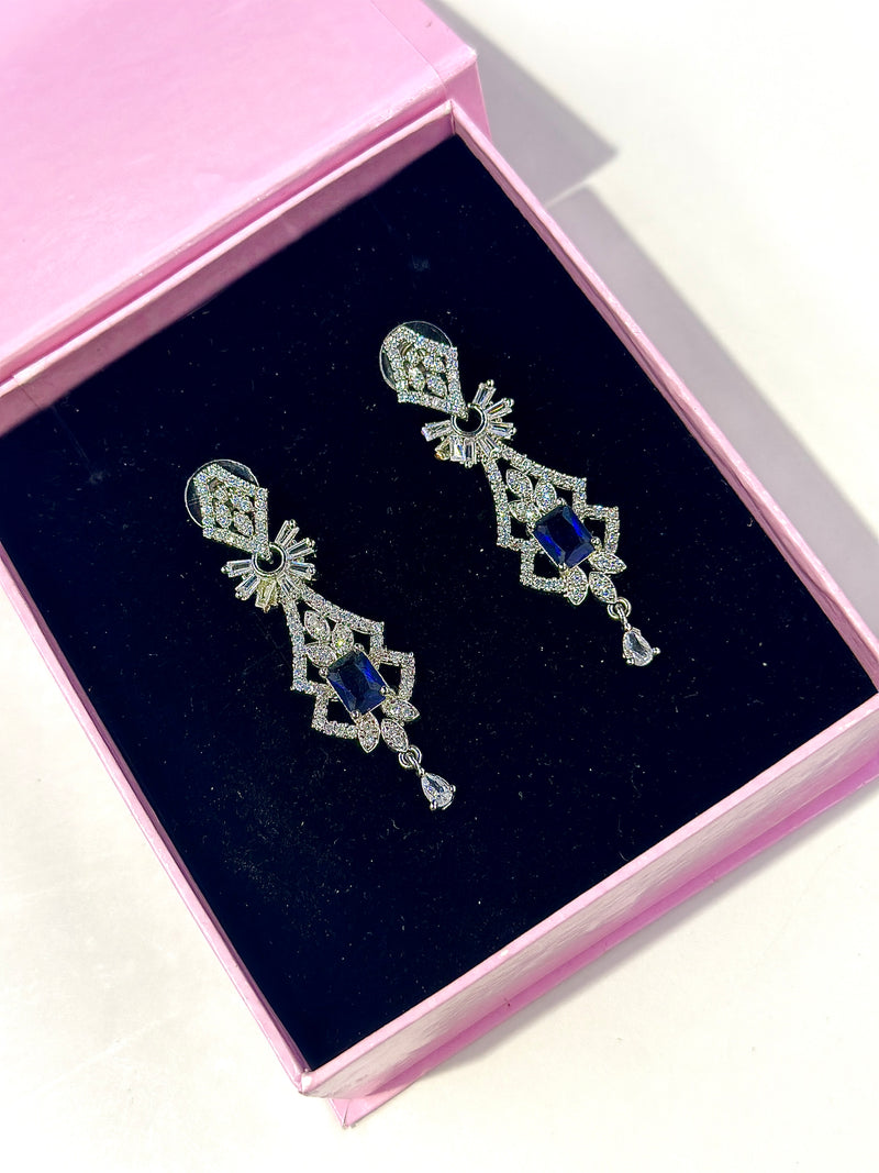 Alayah earrings ( sapphire )
