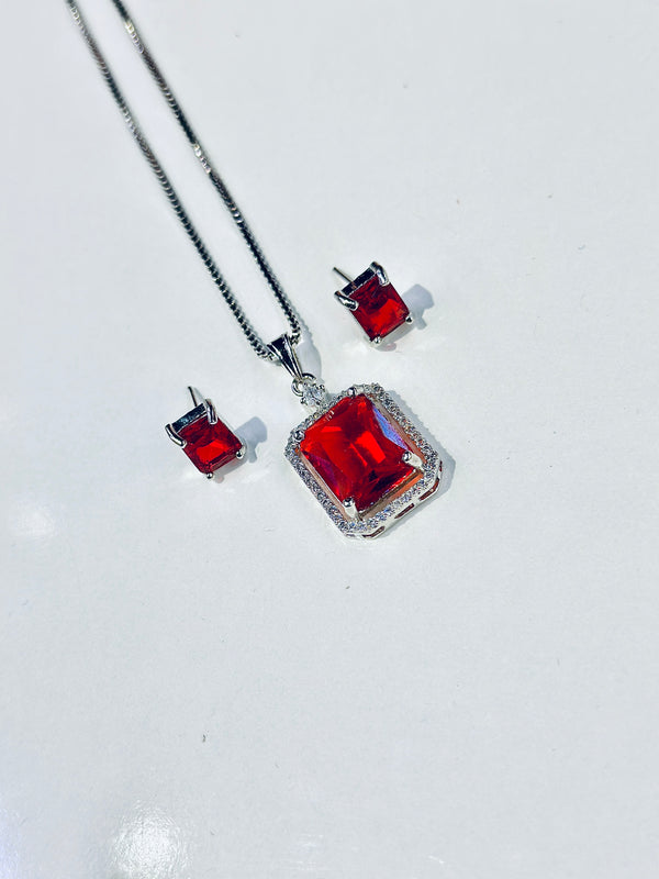Teagon Locket Set