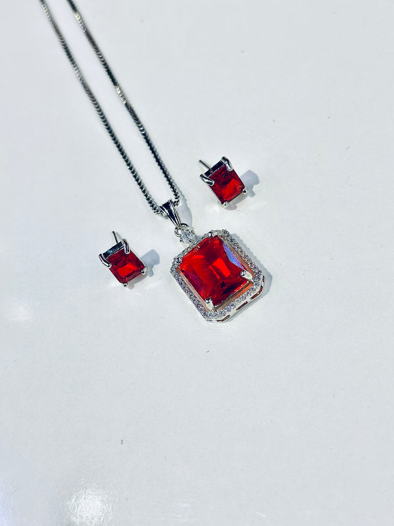 Teagon Locket Set