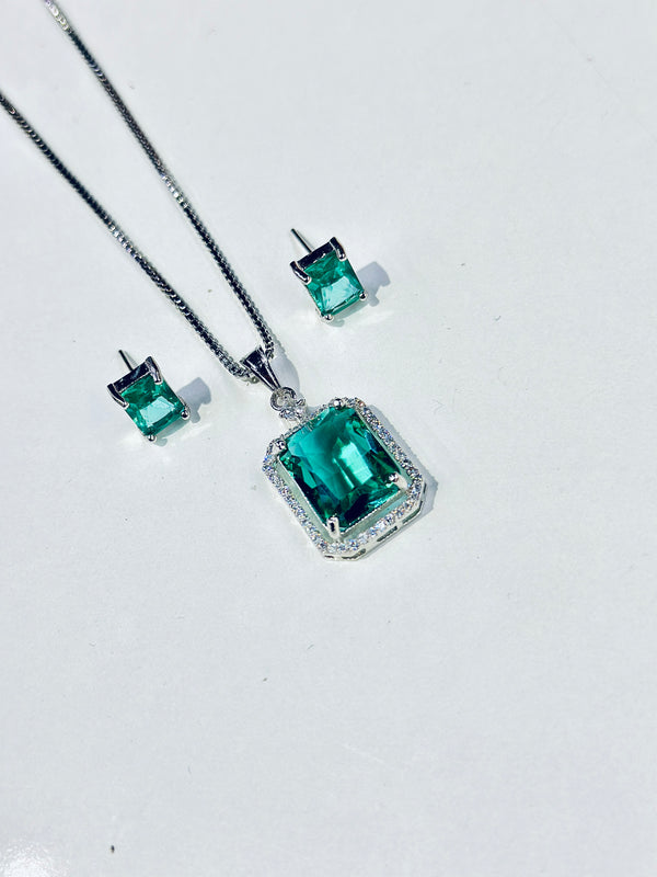 Teagon Locket Set