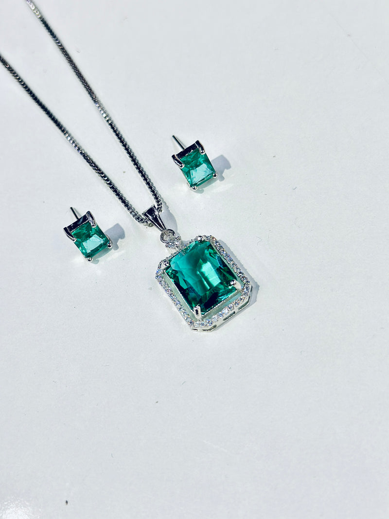 Teagon Locket Set