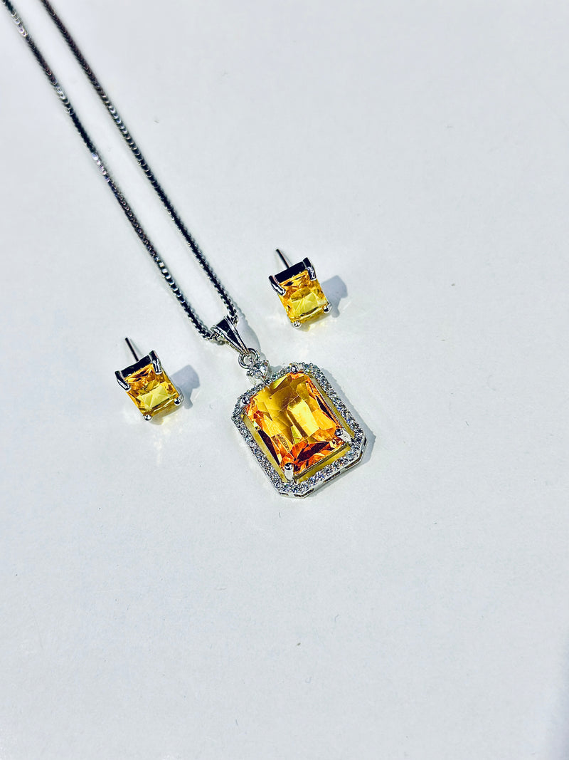 Teagon Locket Set