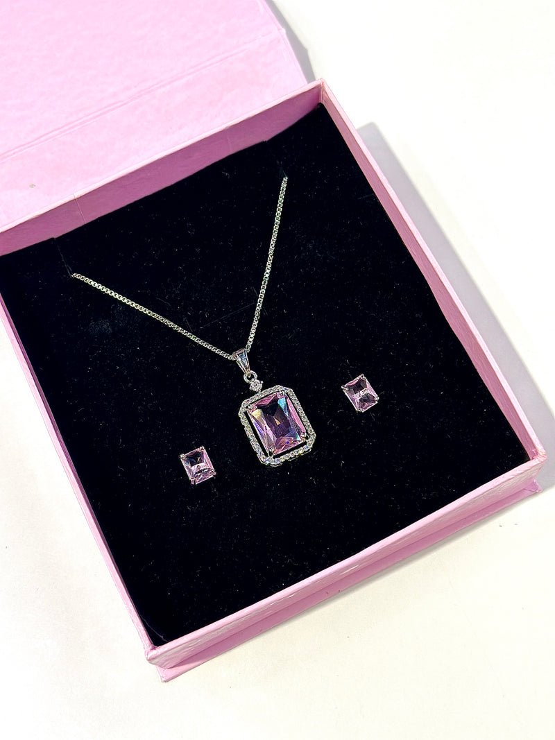 Teagon Locket Set