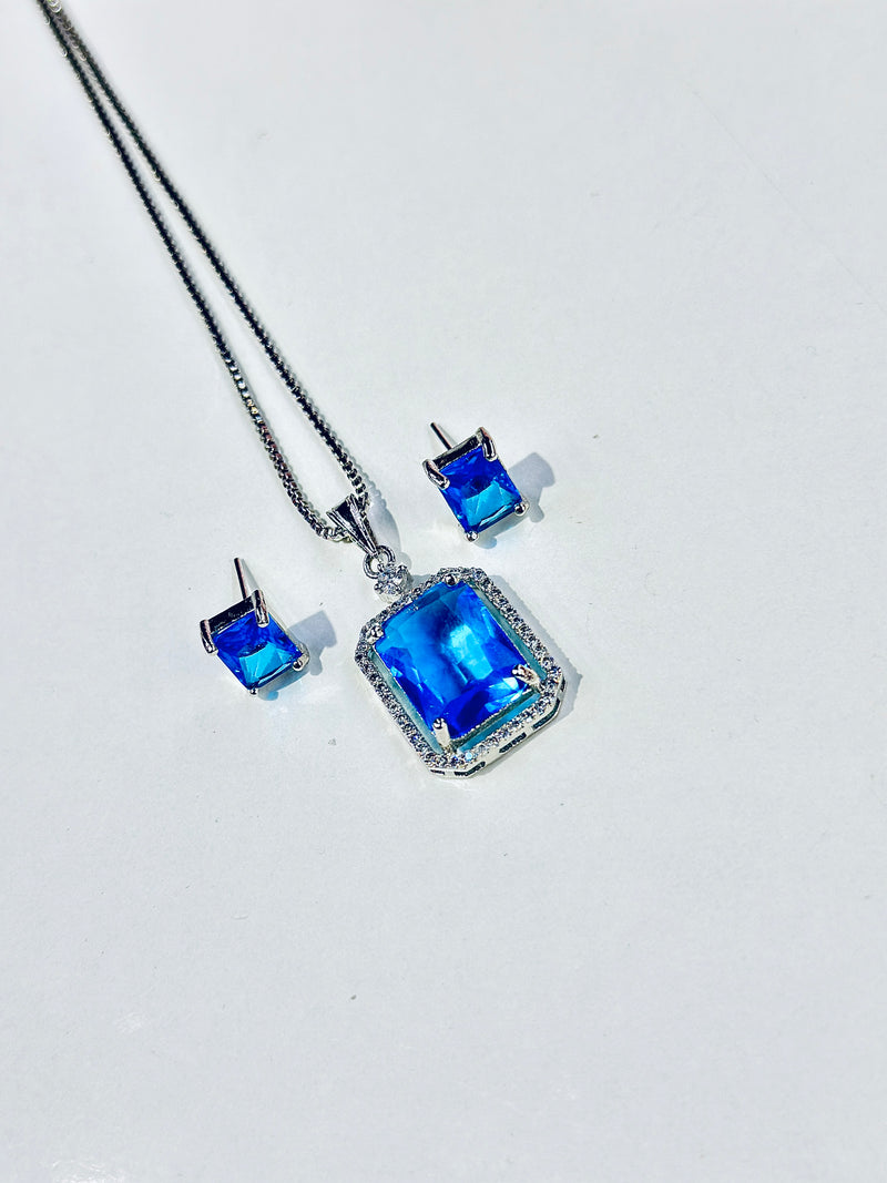Teagon Locket Set