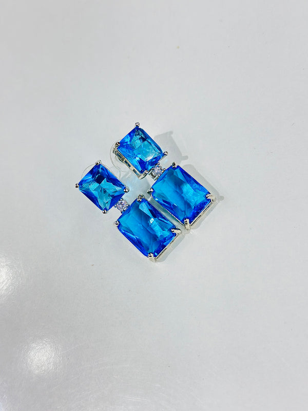 Raya earrings ( crystal blue )