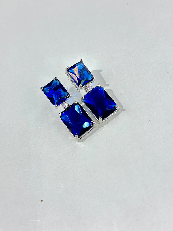 Raya earrings ( sapphire )