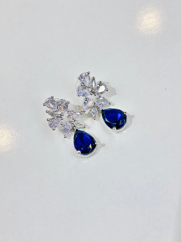 Giselle earrings ( sapphire )