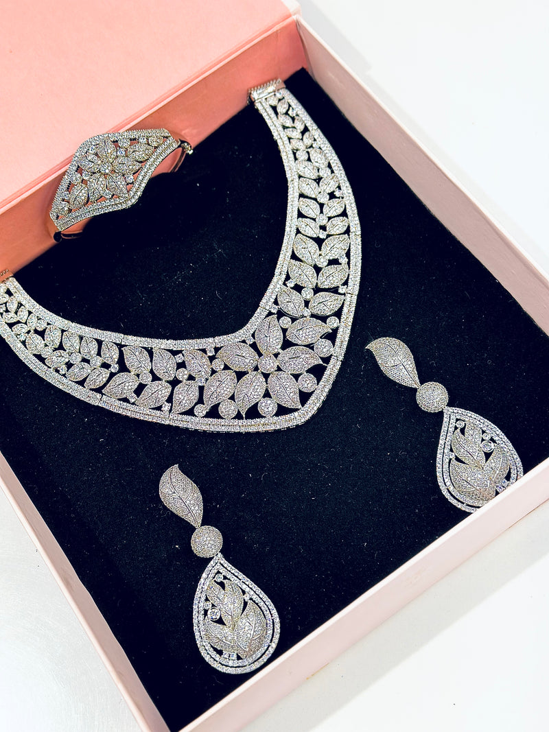 Evangeline Designer SET ( siLVER )