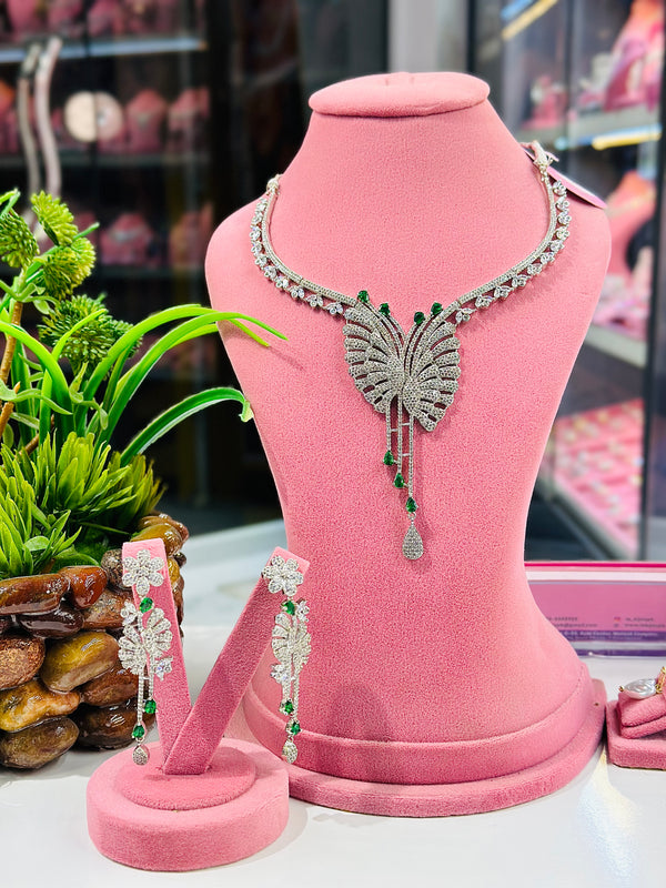 Trisha Designer Set