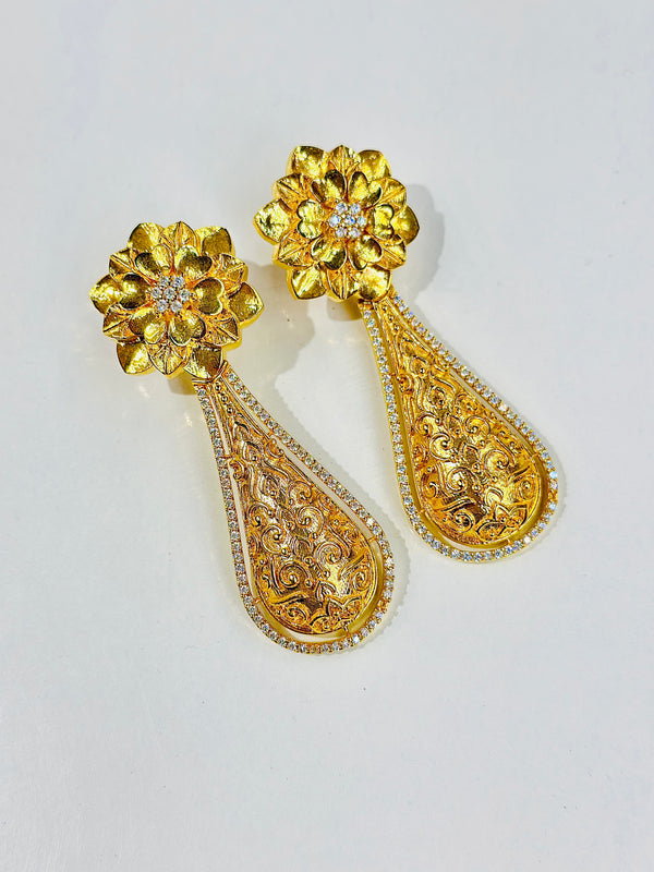 Saavni Earrings