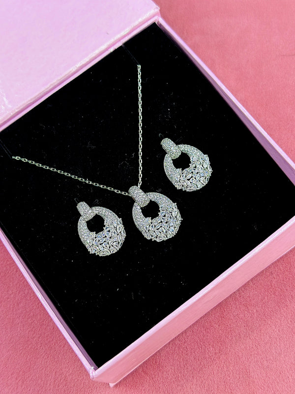 tamia locket set