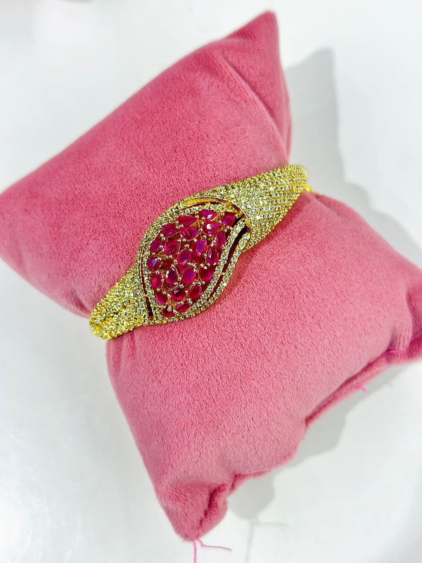 Freya Designer Handcuff