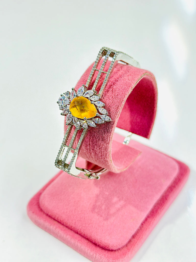 Quinn Designer Handcuff